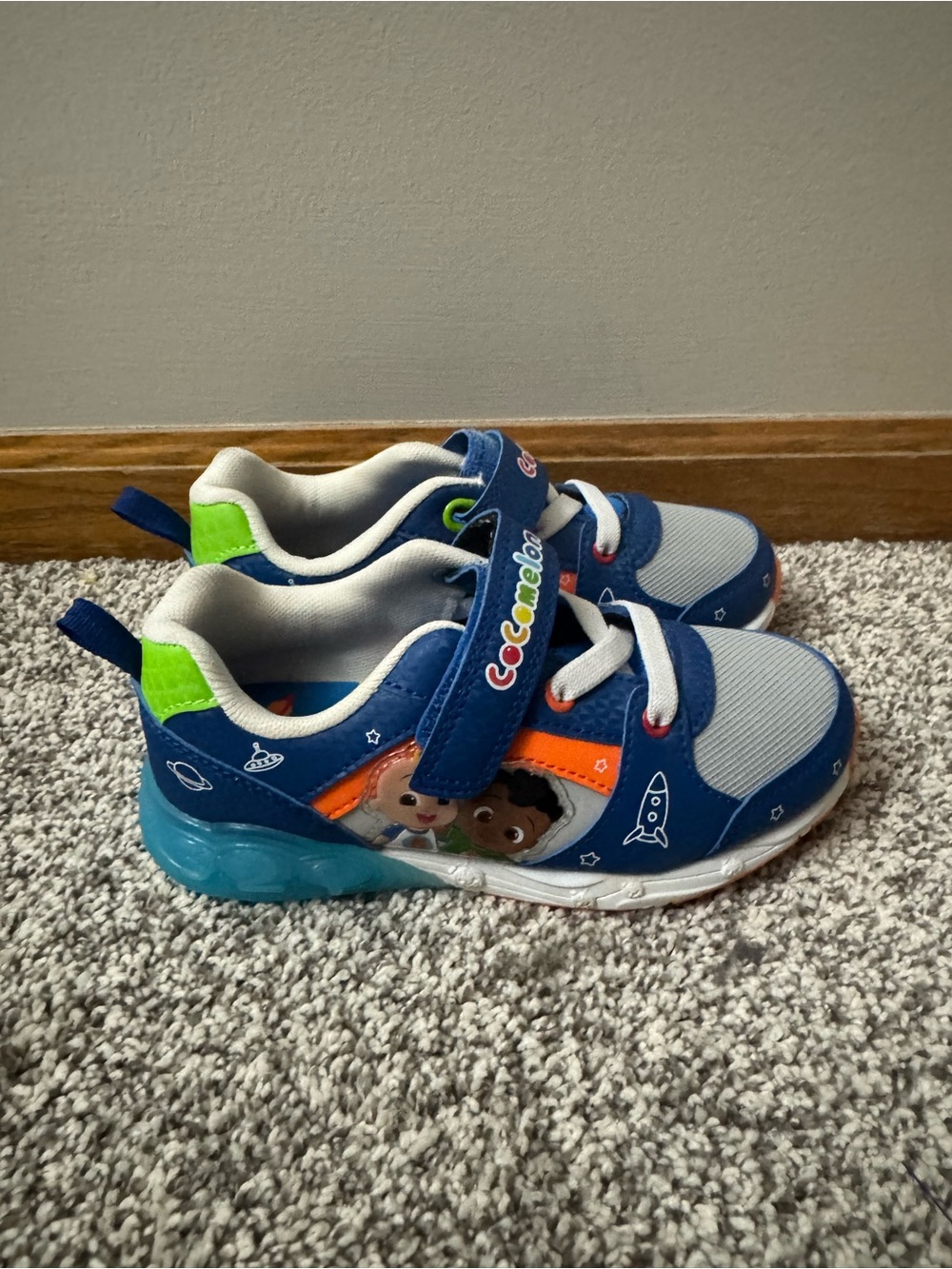 Boys Cocomelon Light-Up Sneakers NEW Size 12